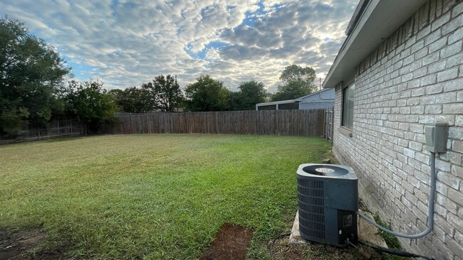 Building Photo - Very nice home in NRH in Birdville ISD