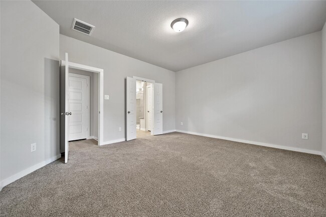 Building Photo - 6609 Lahna Oak Dr