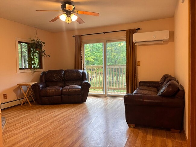 Building Photo - Peaceful Retreat 10 Acres - 20 min to Mqt