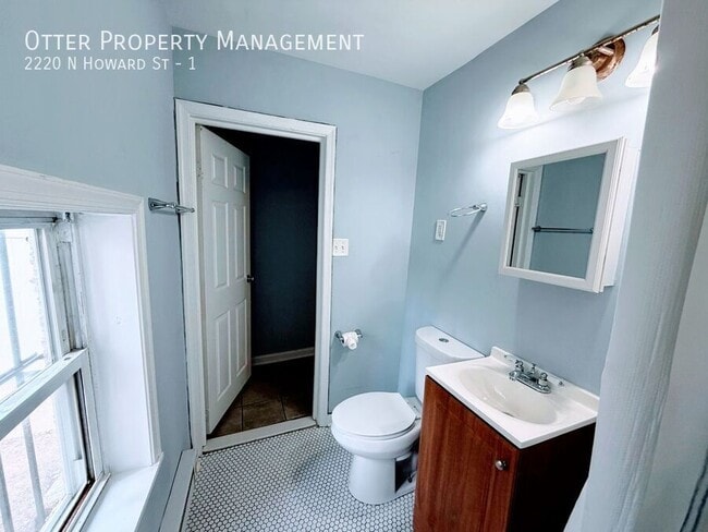 Building Photo - 2220 N Howard St