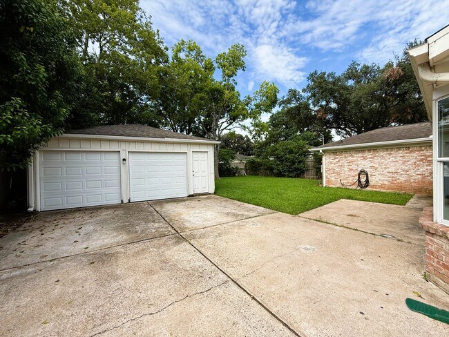 Building Photo - 8814 Stroud Dr