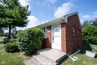 Building Photo - 5820 Grandview Dr