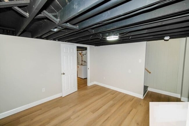 Building Photo - 3 Bedroom Semi-Detached