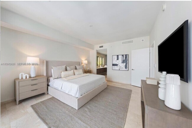 Building Photo - 88 SW 7th St