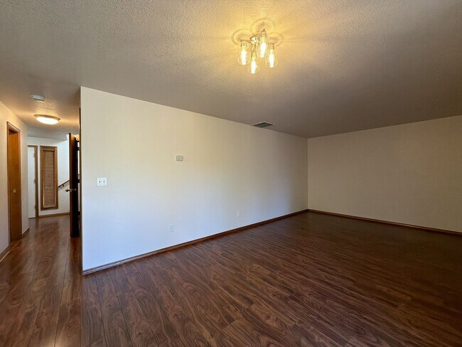 Building Photo - 5505 SW 149th Ave
