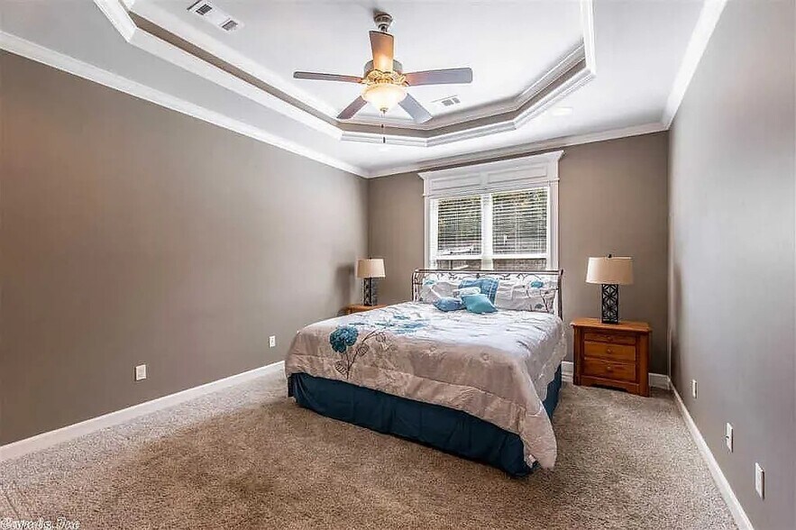 Building Photo - 9309 Meadow Gardens Cir