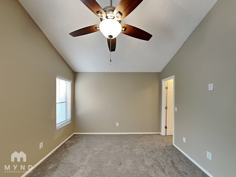 Building Photo - 11021 Traci Lynn Dr