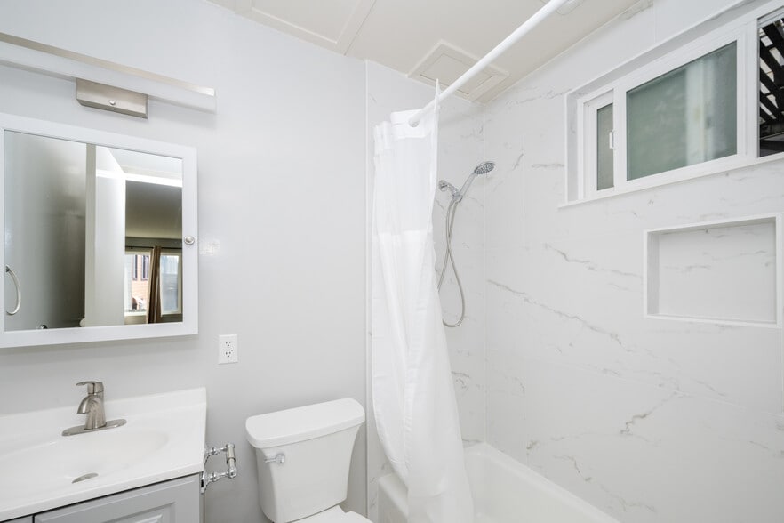 Building Photo - 185 Sickles Ave