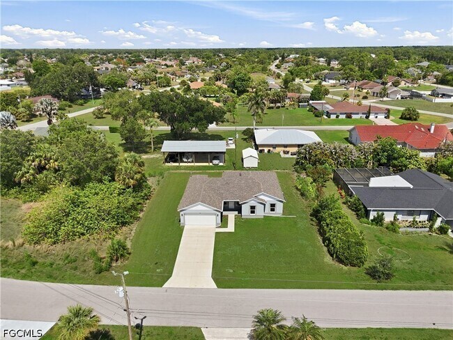 Building Photo - 1406 Ford Cir