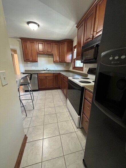 Building Photo - 70 Unity Ave