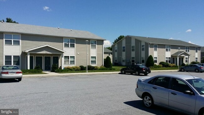 Building Photo - 2300 Vartan Ct
