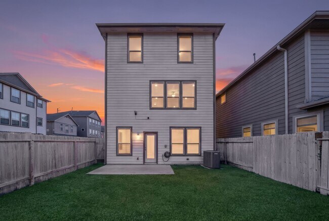 Building Photo - 8604 Hollyoaks Creek Ln