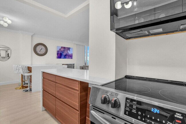 Building Photo - 2800 N Flagler Dr