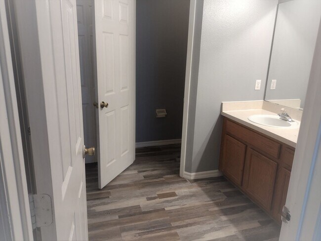 Building Photo - 2358 Blue Sapphire Cir