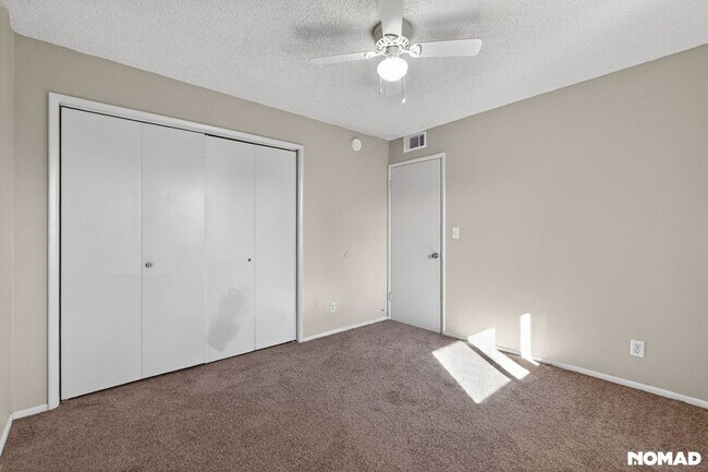 Building Photo - 6502 N 17th Ave