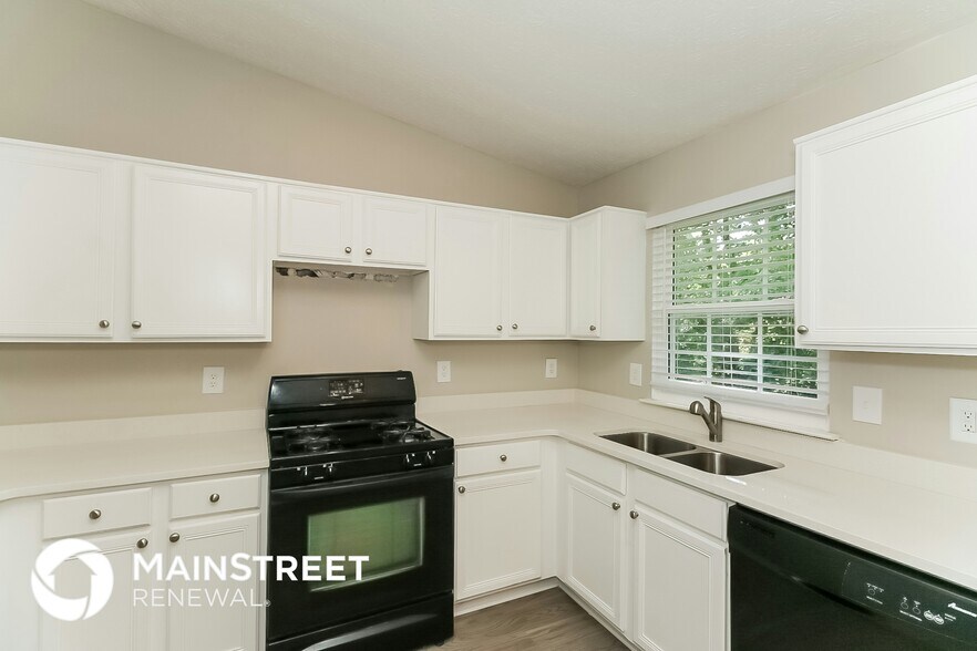 Building Photo - 6695 Emerald Pointe Cir