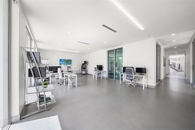 Building Photo - 17250 SW 52nd Ct