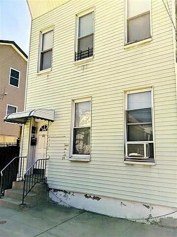 Building Photo - 41 Hutton St