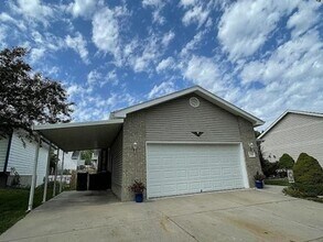 Building Photo - *Move in Ready* West Lincoln Home For Rent