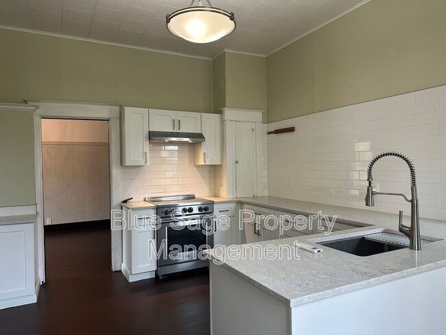 Building Photo - 1226 Tremont St