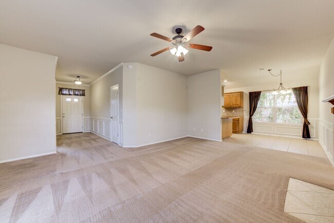 Building Photo - 3 Bed / 2 Bath in Collinsville!