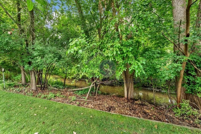 Building Photo - Beautiful Spacious 4 Bedroom Kentwood Home