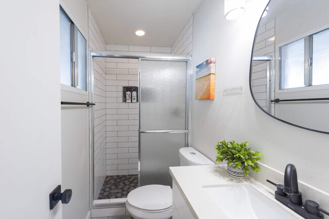 Building Photo - 3502 E Crocus Dr