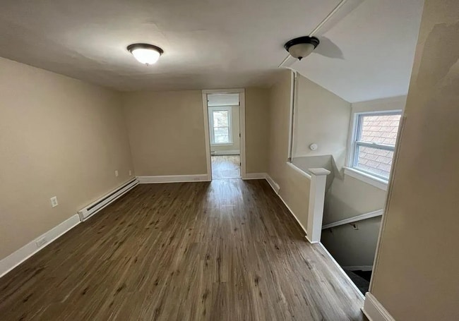 Building Photo - 105 Sambourne St