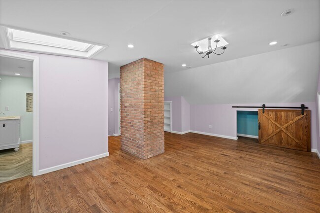 Building Photo - Beautiful 4 Bedroom 3.5 Bathroom Home On Quiet Tree-Lined Street In Millwood.