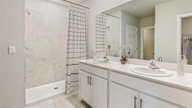 Building Photo - 707 NW 2nd Pl