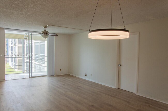 Building Photo - 505 E Dania Beach Blvd