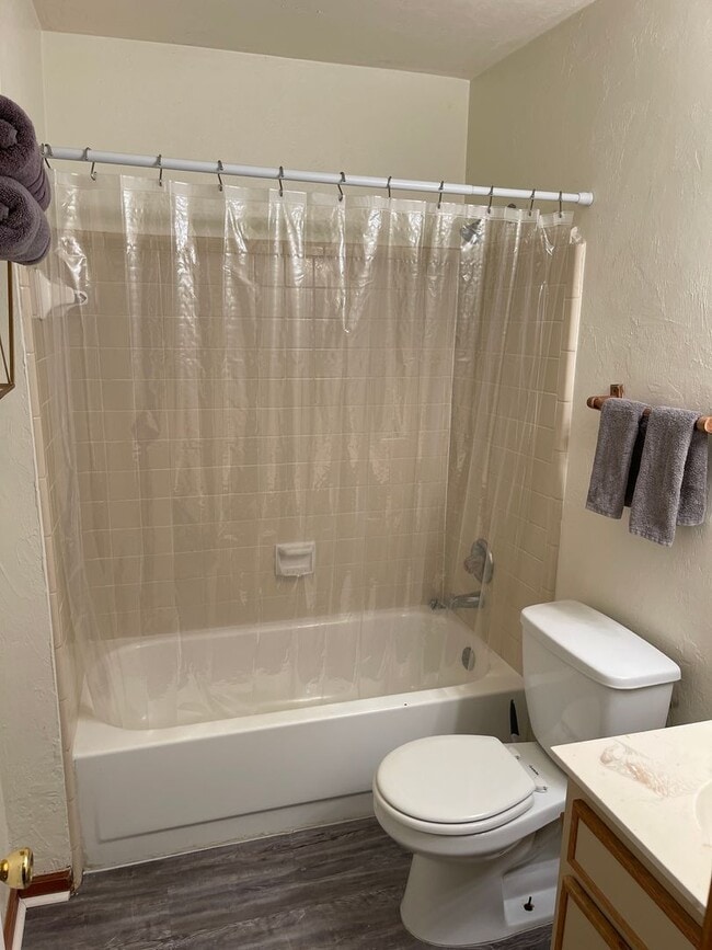 Building Photo - Cozy 1 bedroom townhome