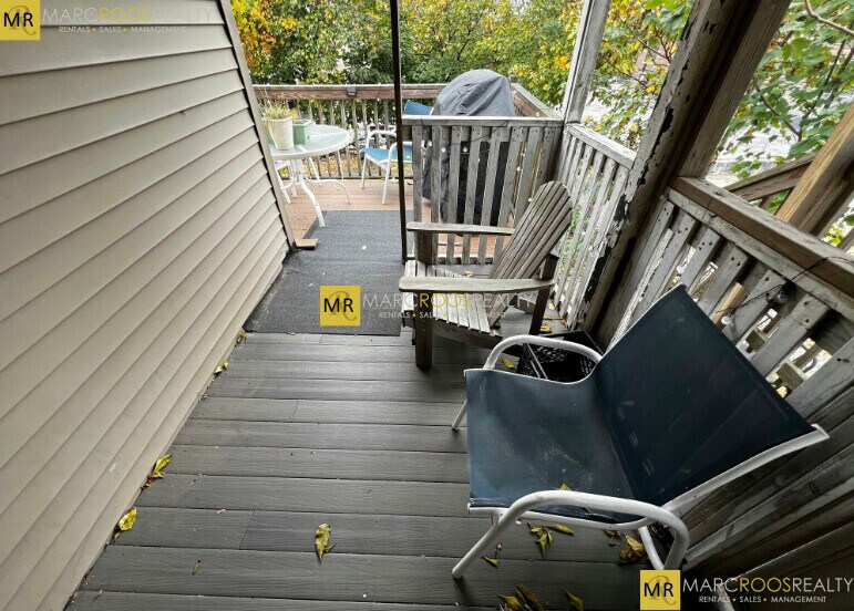 Building Photo - 205 Hillside St