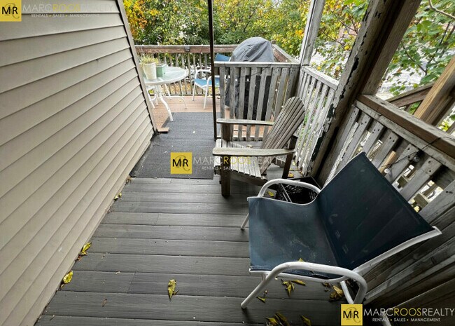 Building Photo - 205 Hillside St