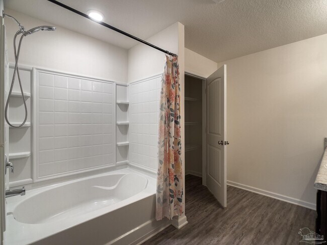 Building Photo - 5760 Blackhorse Cir