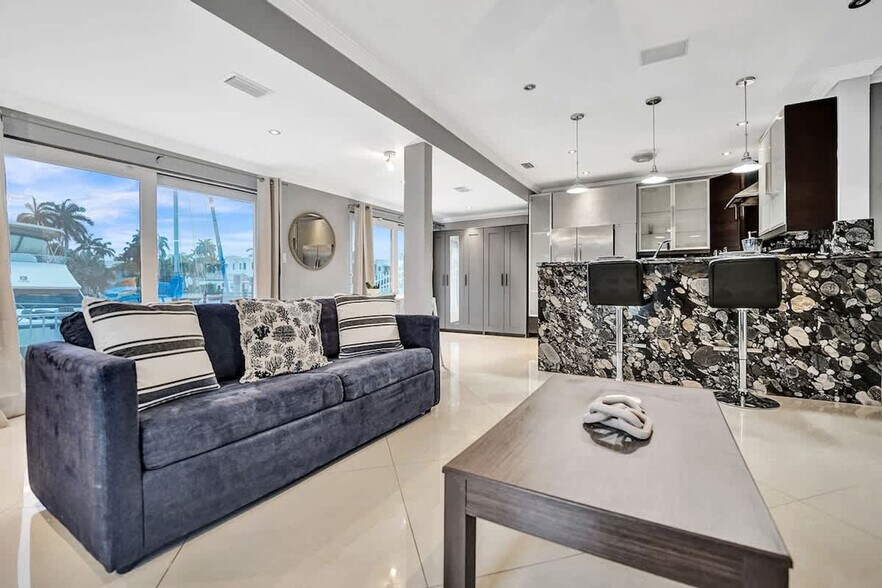 Building Photo - 37 Hendricks Isle