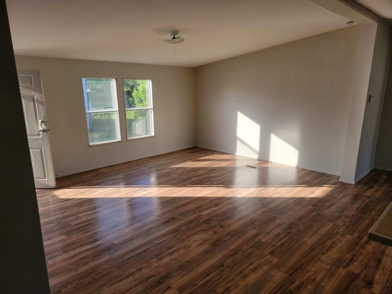 Building Photo - 8424 Bloomwood Dr