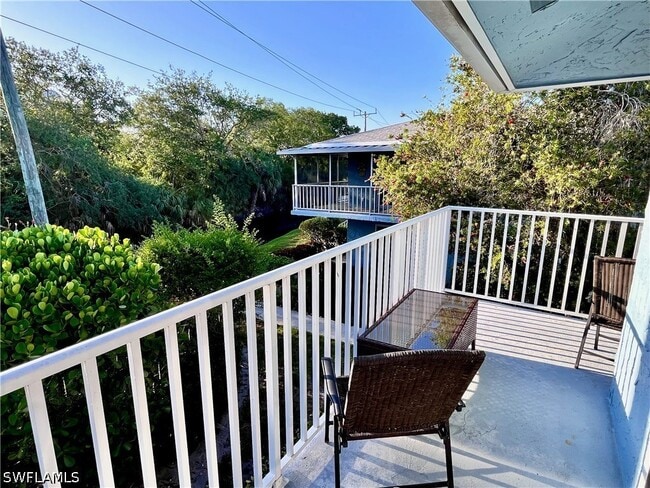 Building Photo - 256 Palm Dr