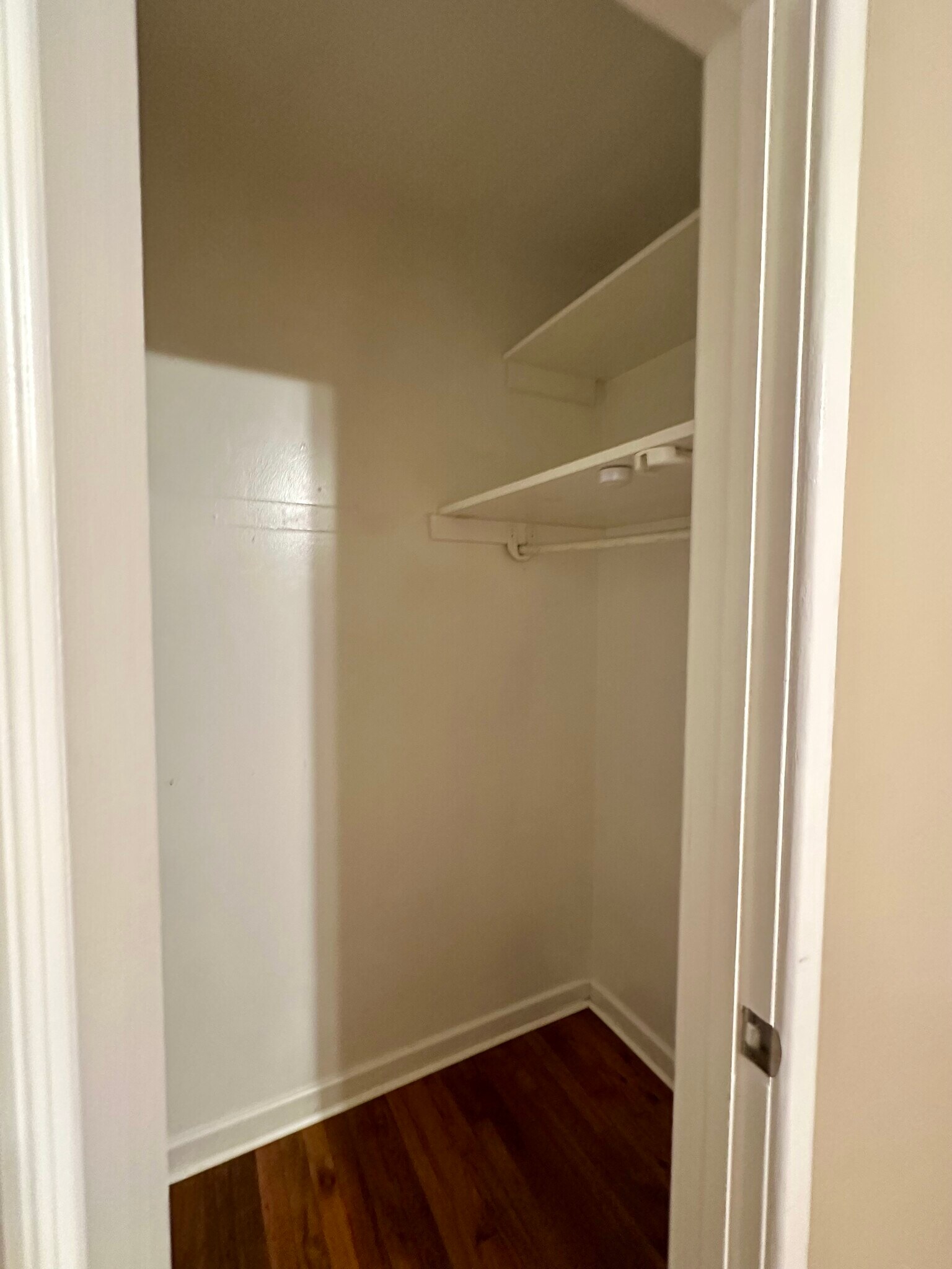 Building Photo - 1316 Eastview Dr