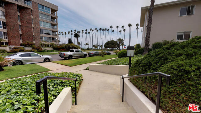 Building Photo - 111 Marguerita Ave