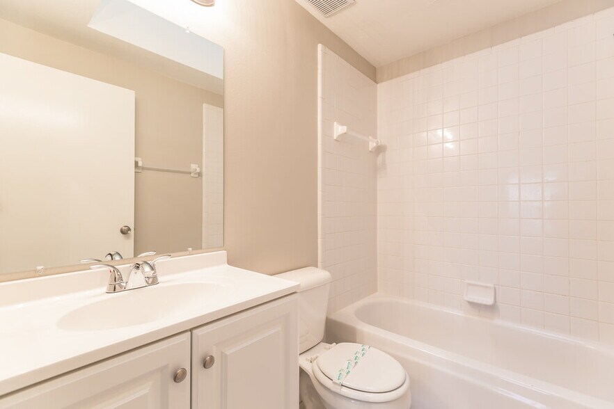 Building Photo - 11872 Sindlesham Ct