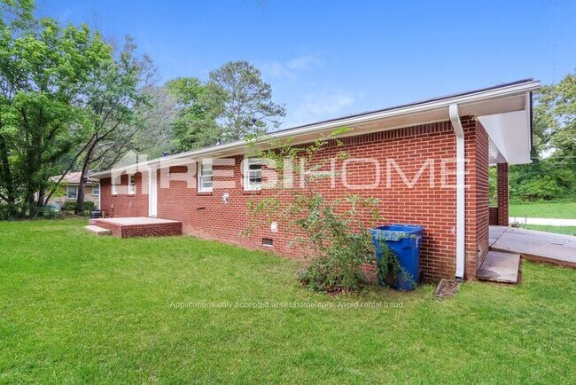 Building Photo - 6061 Pine View Terrace