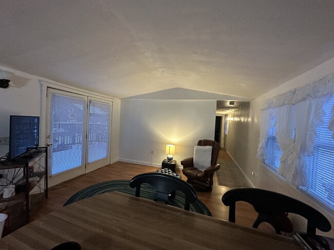 Building Photo - Single Family Home with Large Private Yard