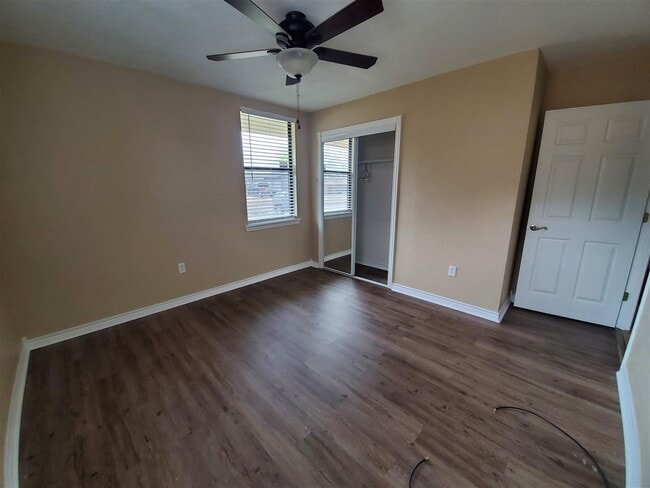 Building Photo - 2611 NW Pollard Ave