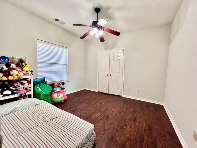 Building Photo - 17214 Horsetooth Canyon Dr