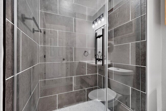 Building Photo - 243 Woodhurst Dr