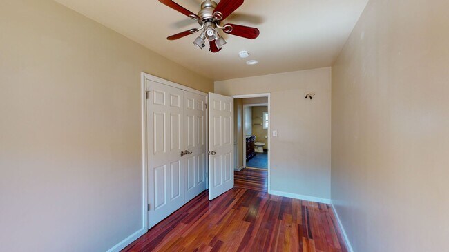 Building Photo - 5705 Mary Ln Dr