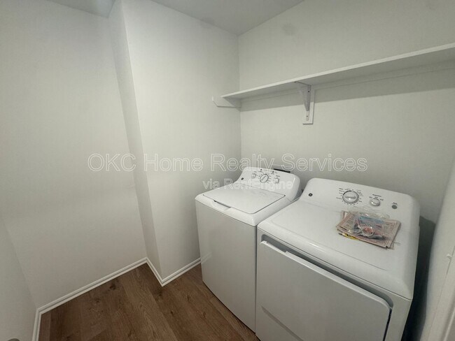 Building Photo - 3901 Dutch Ln