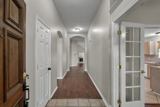 Building Photo - 319 Cape Conroe Dr