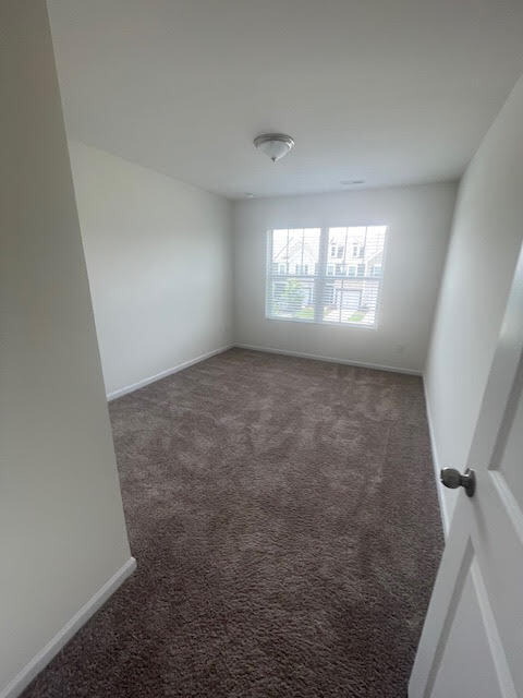 Building Photo - Spacious 3-Bedroom, 2.5-Bath Home in a Gre...